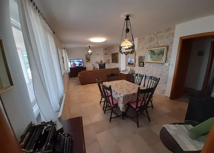 Villa Jaz